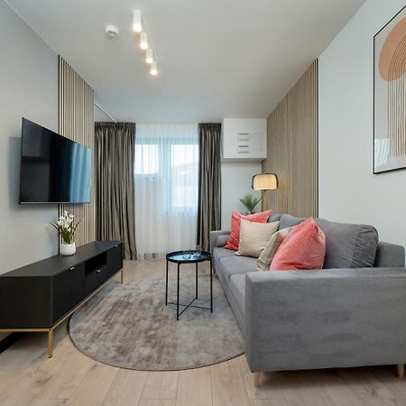 Wroclavia Apartments Dyrekcyjna By Noclegi Renters Вроцлав Екстер'єр фото
