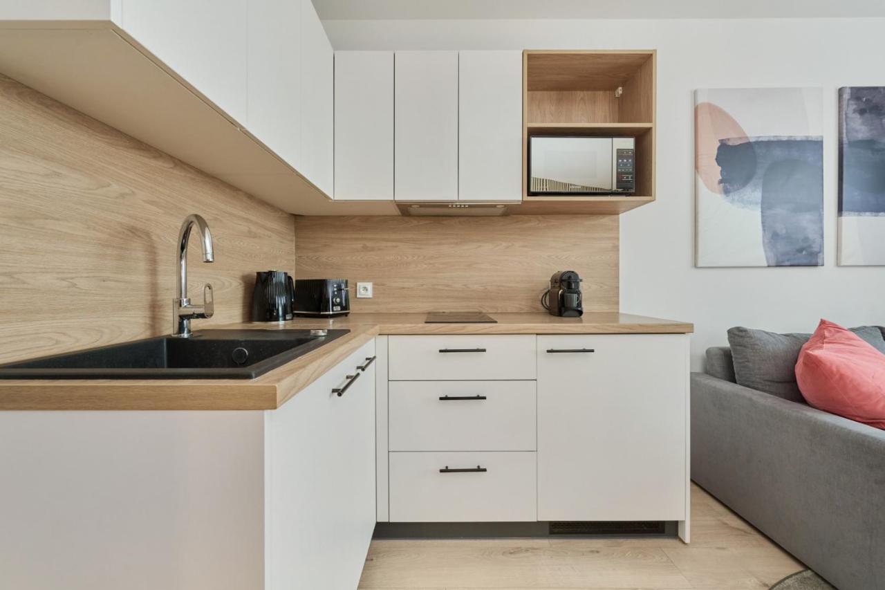 Wroclavia Apartments Dyrekcyjna By Noclegi Renters Вроцлав Екстер'єр фото
