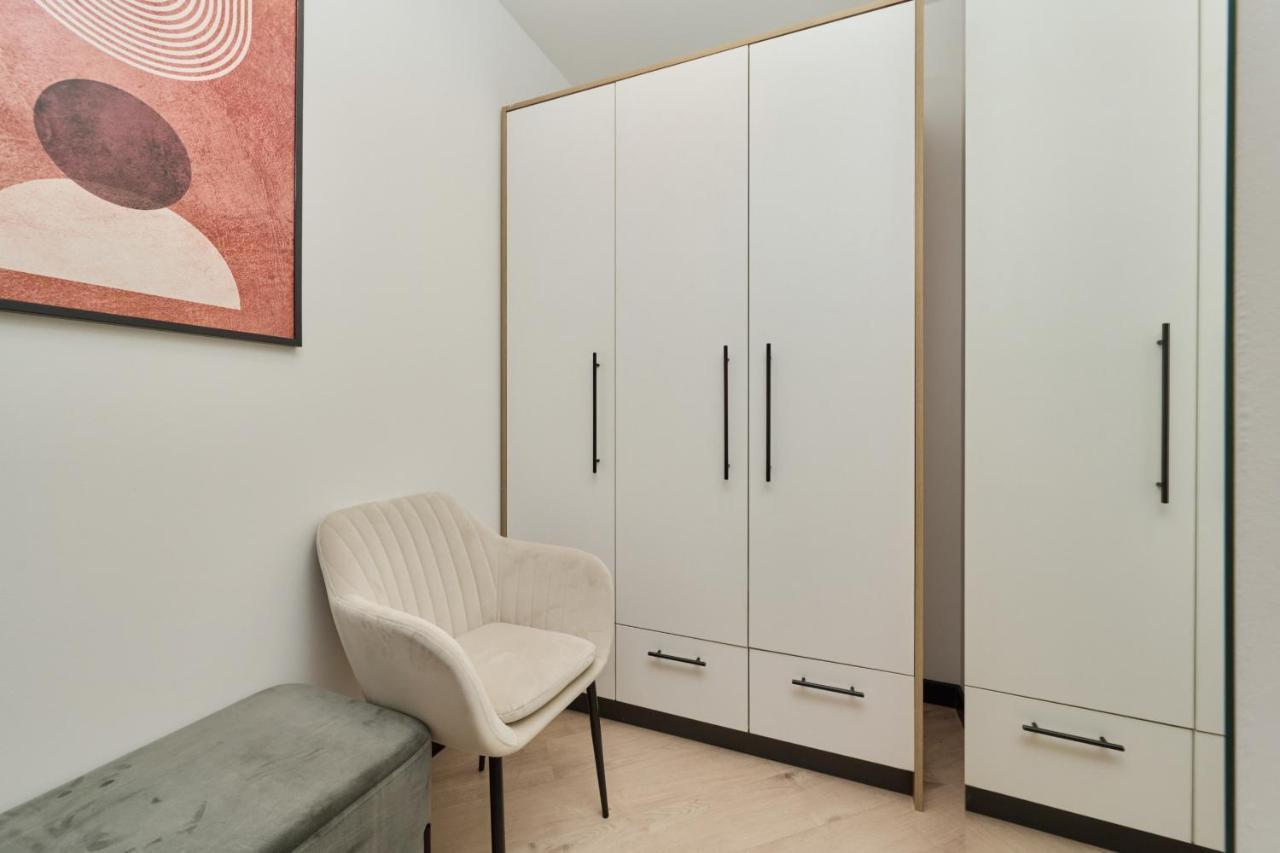 Wroclavia Apartments Dyrekcyjna By Noclegi Renters Вроцлав Екстер'єр фото