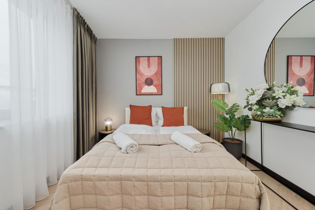Wroclavia Apartments Dyrekcyjna By Noclegi Renters Вроцлав Екстер'єр фото