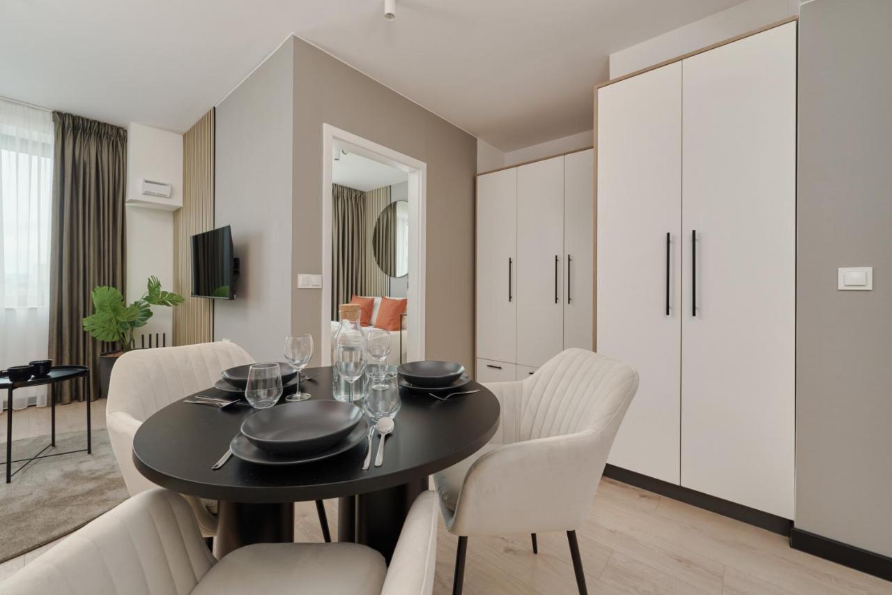 Wroclavia Apartments Dyrekcyjna By Noclegi Renters Вроцлав Екстер'єр фото