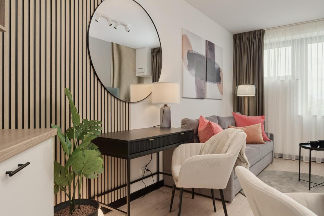 Wroclavia Apartments Dyrekcyjna By Noclegi Renters Вроцлав Екстер'єр фото
