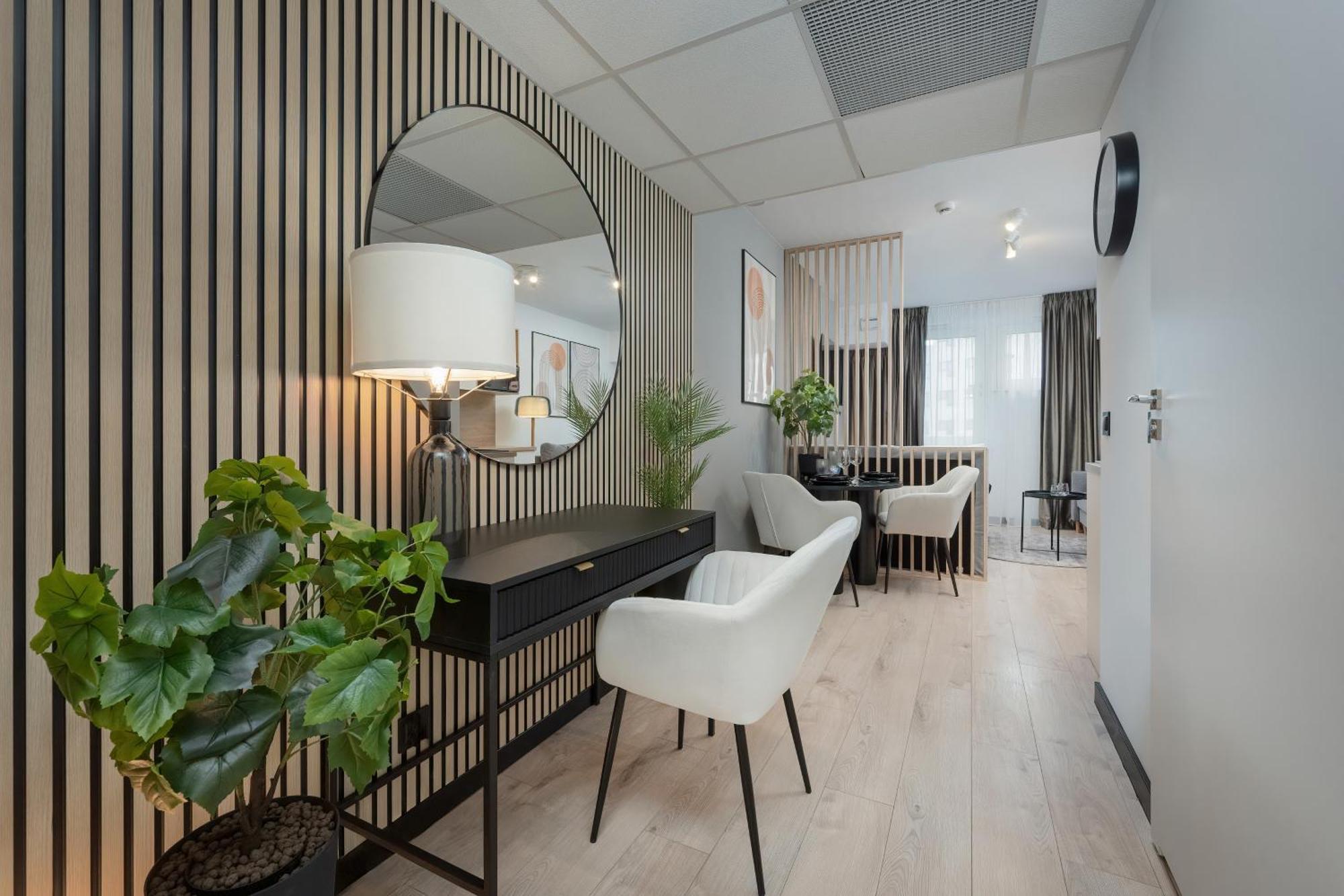 Wroclavia Apartments Dyrekcyjna By Noclegi Renters Вроцлав Екстер'єр фото
